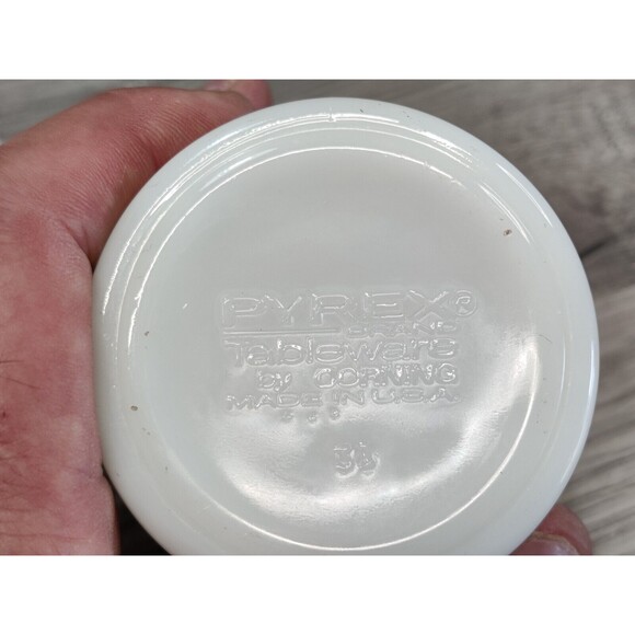 Set of 4 Vintage Pyrex Regency Gold Scroll Coffee Mugs D-Handle Milk Glass 709 - Picture 9 of 9